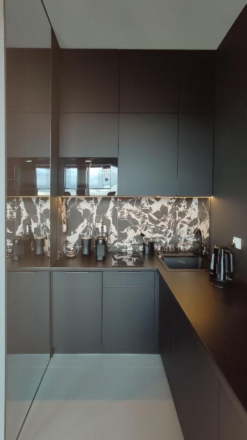 Hanza Tower Apartment *