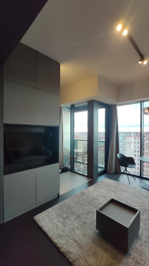 Hanza Tower Apartment *